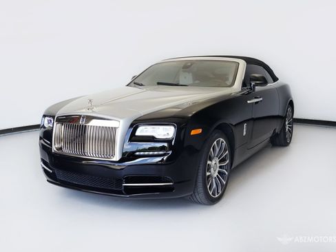 Used 2018 Rolls-Royce Dawn RWD image 2