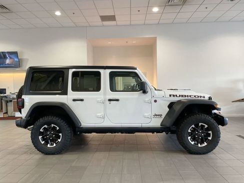 Used 2025 Jeep Wrangler Unlimited Rubicon image 6