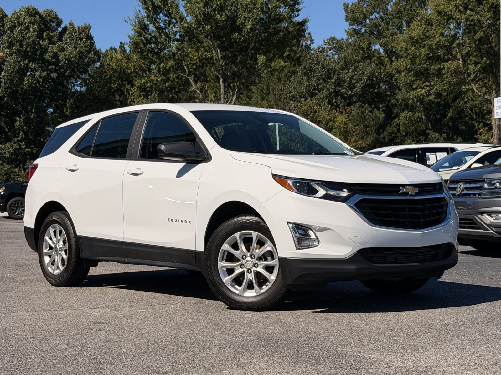 Used 2020 Chevrolet Equinox LS AWD/4WD image 2