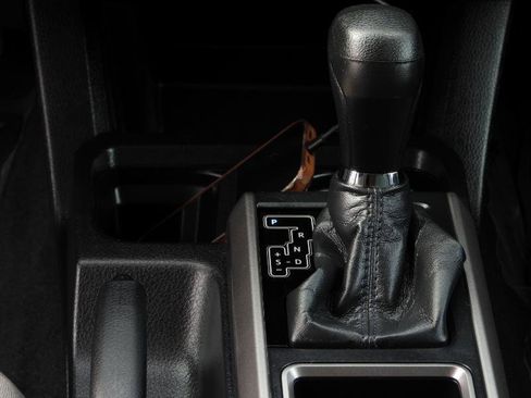 Used 2020 Toyota Tacoma SR5 image 37