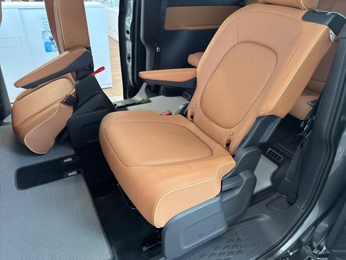 New 2025 Volkswagen ID. Buzz Pro S Plus image 15