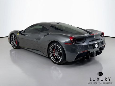 Used 2018 Ferrari 488 GTB image 8