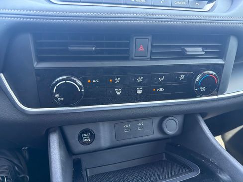 Used 2025 Nissan Rogue S FWD image 26