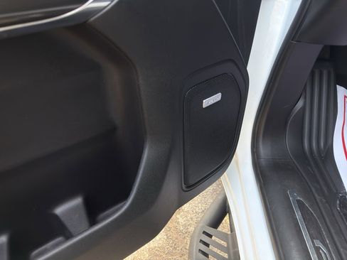 Used 2021 GMC Sierra 2500 AT4 w/ AT4 Preferred Package image 13