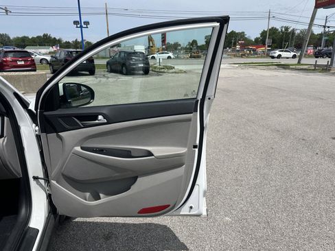 Used 2020 Hyundai Tucson Value FWD image 19