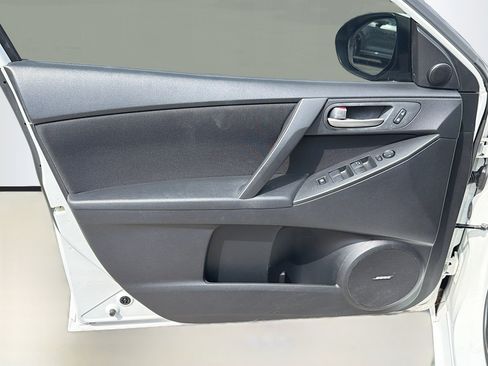 Used 2013 MAZDA MAZDA3 i Touring w/ Preferred Equipment Pkg image 20