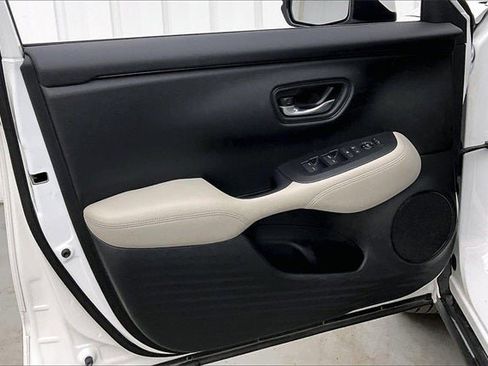 Certified 2023 Honda HR-V LX image 20