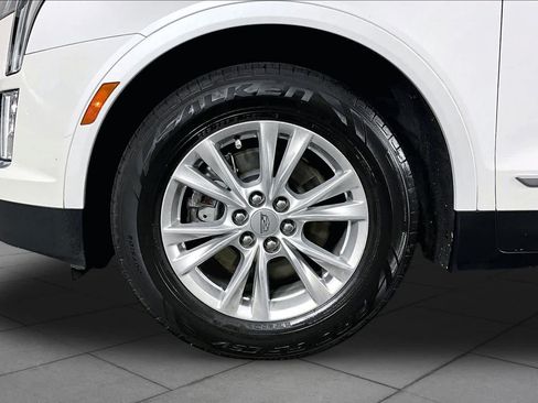 Certified 2022 Cadillac XT5 Luxury FWD image 11