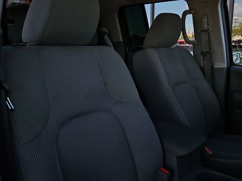 Used 2020 Nissan Frontier SV image 22