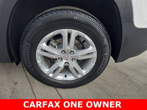 Used 2024 GMC Terrain SLE image 33