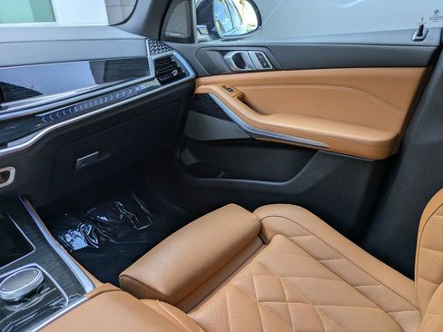 Used 2024 BMW X5 sDrive40i w/ M Sport Package RWD image 19