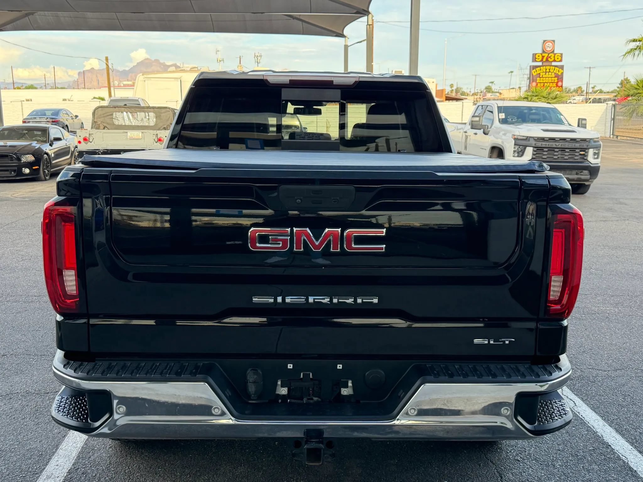 Used 2020 GMC Sierra 1500 SLT RWD image 6
