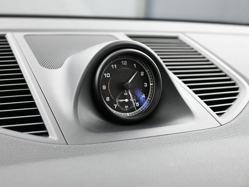 Used 2022 Porsche Macan image 19