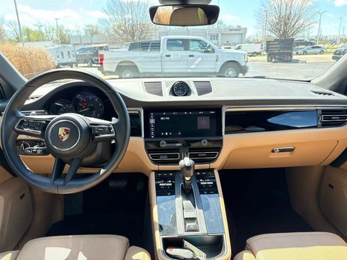 Used 2024 Porsche Macan AWD/4WD image 26