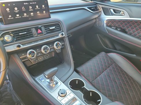 Used 2022 Genesis G70 3.3T w/ Sport Prestige Package image 33