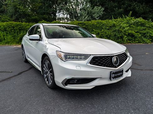 Used 2018 Acura TLX V6 SH-AWD w/ Advance Package image 3