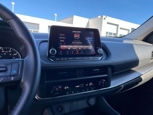 Used 2025 Nissan Rogue SV image 20