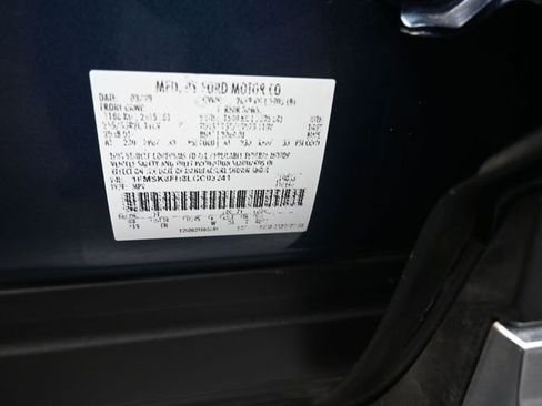 Used 2020 Ford Explorer Limited image 18