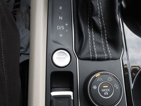 Used 2023 Volkswagen Atlas SEL Premium image 21