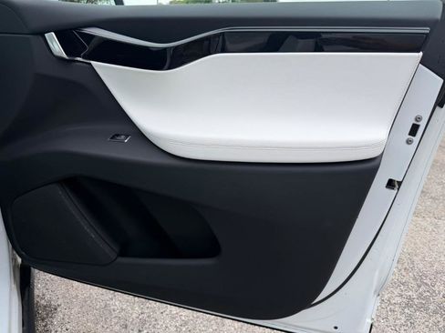 Used 2020 Tesla Model X Long Range image 20