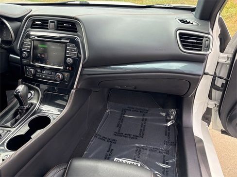 Used 2023 Nissan Maxima SR w/ Sport Mat Group image 33