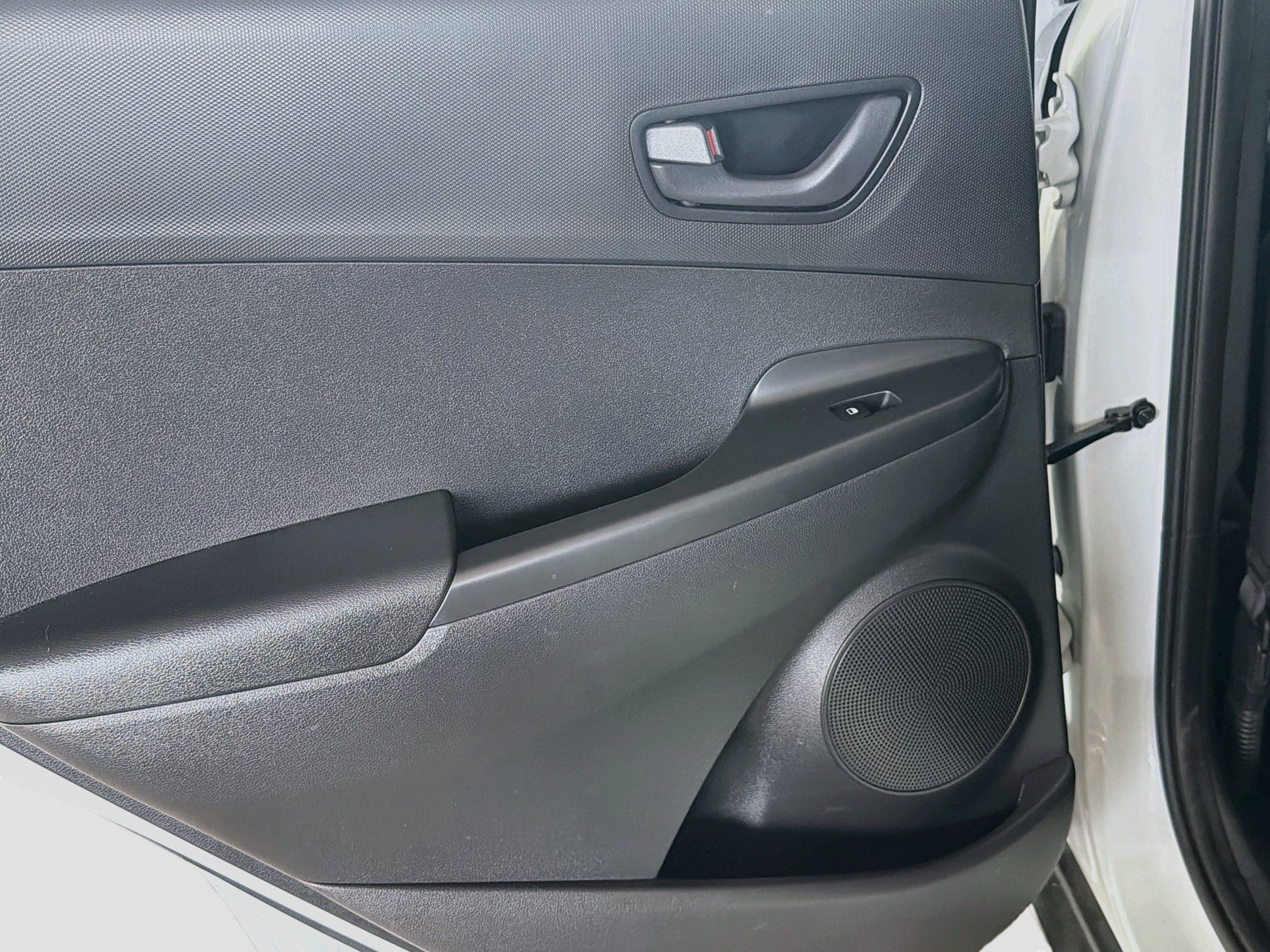 Used 2018 Hyundai Kona SEL w/ SEL Tech Package 02 FWD image 25