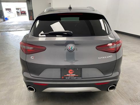 Used 2019 Alfa Romeo Stelvio Ti image 3