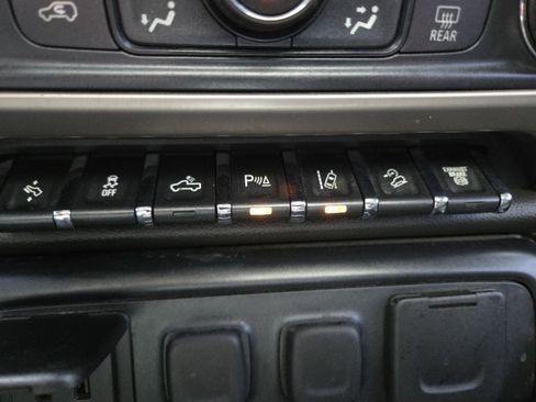 Used 2018 GMC Sierra 2500 Denali w/ Duramax Plus Package image 12