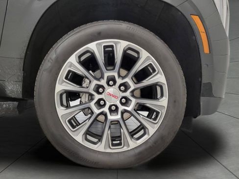 Certified 2025 GMC Yukon XL Denali image 4