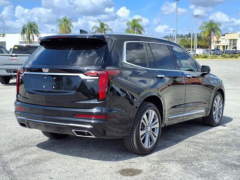 Used 2024 Cadillac XT6 Premium Luxury w/ Technology Package FWD image 7