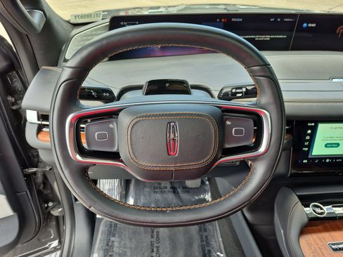 Used 2025 Lincoln Navigator Black Label AWD/4WD image 12