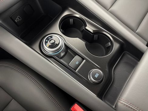 New 2026 Ford Explorer Active w/ Active Comfort Package RWD image 26
