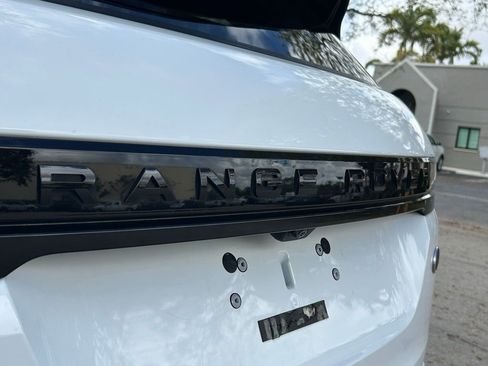 Used 2020 Land Rover Range Rover Evoque SE image 32