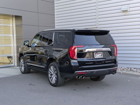 Used 2021 GMC Yukon Denali w/ Denali Premium Package image 3