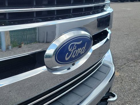 Used 2018 Ford F250 Lariat w/ Lariat Ultimate Package AWD/4WD image 7