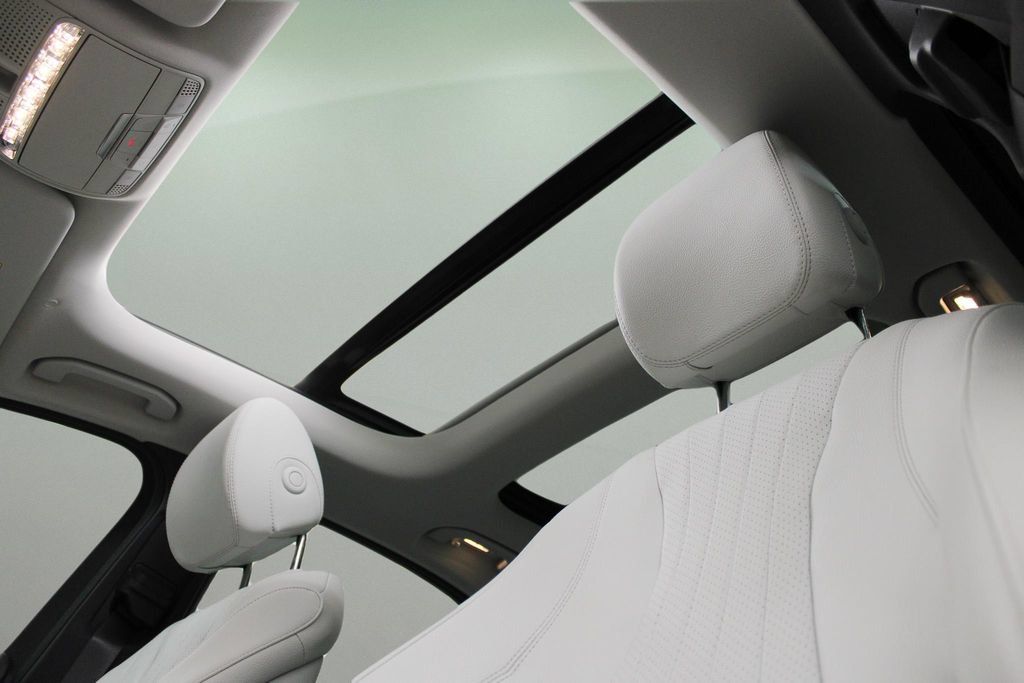 Used 2023 Mercedes-Benz E 450 4MATIC Sedan image 39