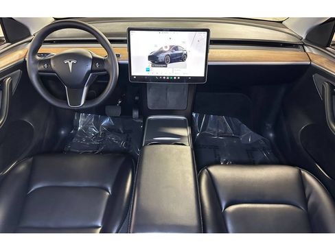 Used 2024 Tesla Model Y Long Range RWD image 21