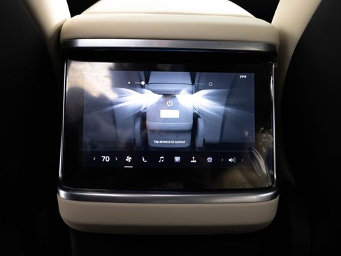 Used 2023 Tesla Model X Plaid image 34