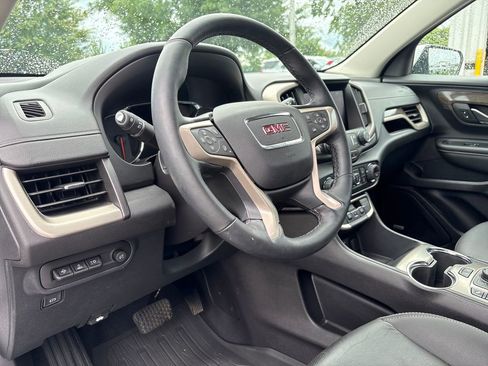 Used 2024 GMC Terrain Denali w/ Denali Premium Package AWD/4WD image 14