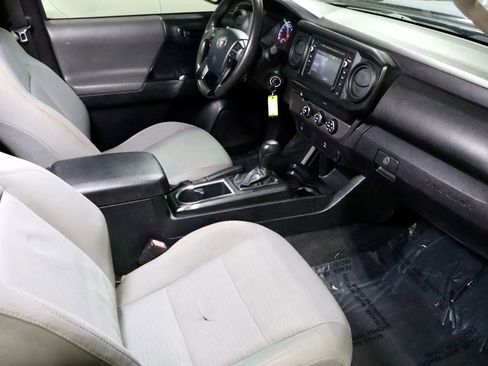 Used 2019 Toyota Tacoma SR image 15