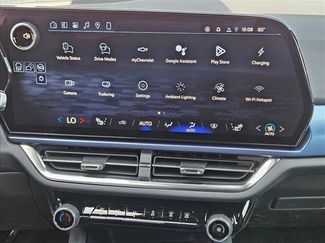 New 2026 Chevrolet Equinox EV LT video 4