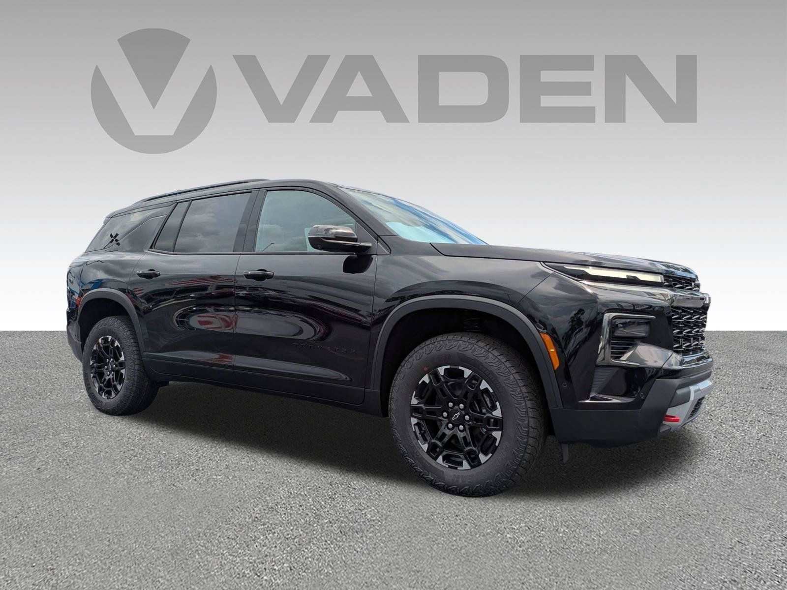 New 2027 Chevrolet Traverse Z71 w/ Enhanced Driving Package AWD/4WD image 3