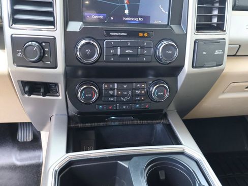 Used 2021 Ford F250 Lariat w/ Chrome Package AWD/4WD image 16