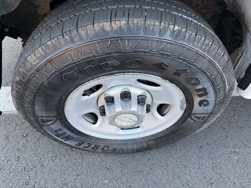 Used 2014 Chevrolet Express 2500 image 7