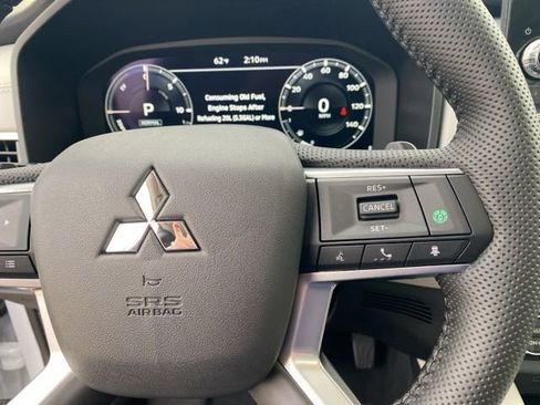 New 2025 Mitsubishi Outlander SEL image 24