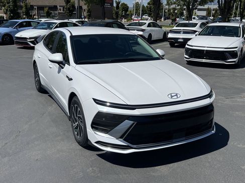 Certified 2026 Hyundai Sonata Blue FWD image 4