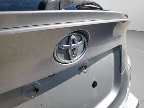 Used 2019 Toyota C-HR LE image 29