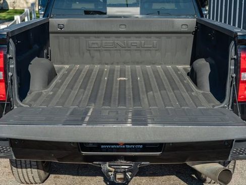 Used 2019 GMC Sierra 2500 Denali w/ Duramax Plus Package image 14