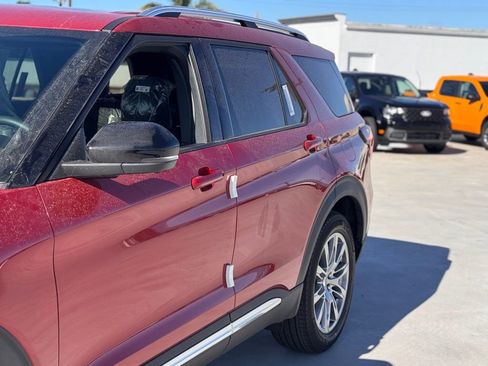New 2026 Ford Explorer Platinum image 9
