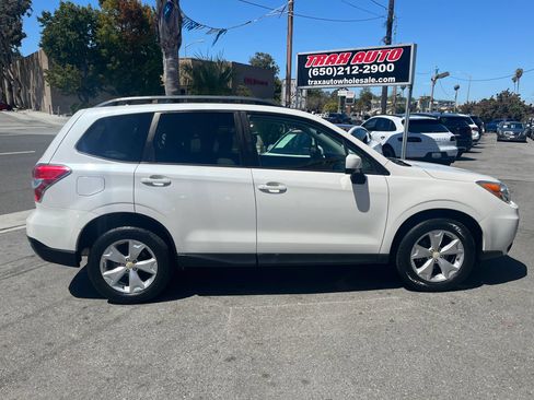 Used 2015 Subaru Forester 2.5i Premium w/ Popular Package #2 AWD/4WD image 5